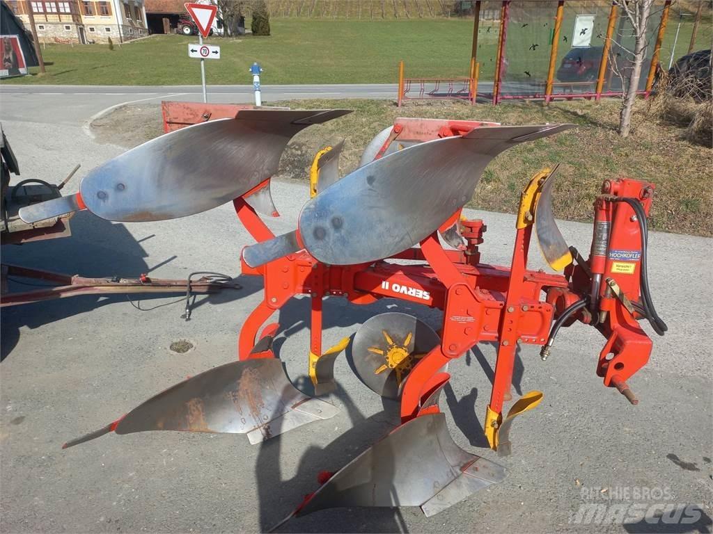 Pöttinger Servo II コンベンショナルプラウ