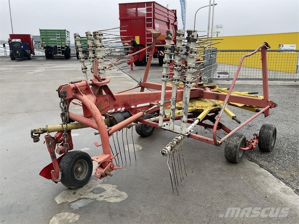 Pöttinger TOP 461 N スワーサー・ウインドローア