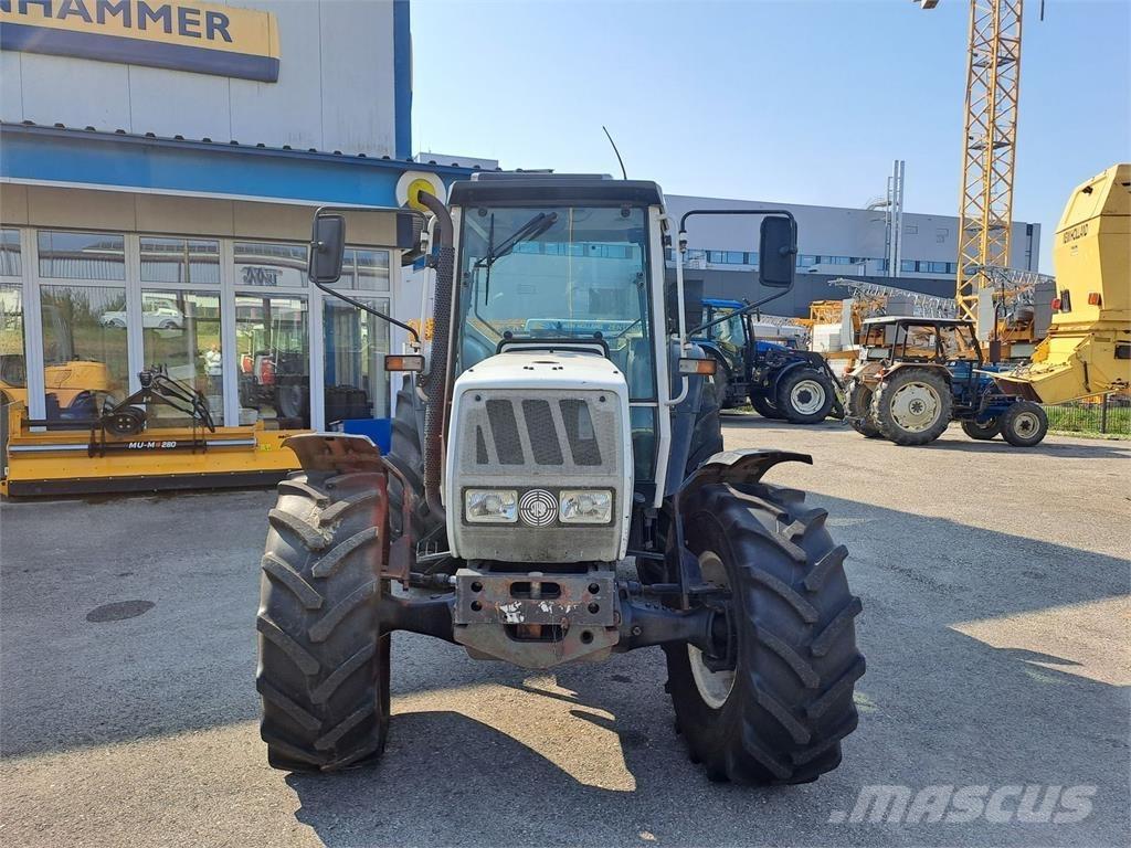 Steyr 667 トラクター