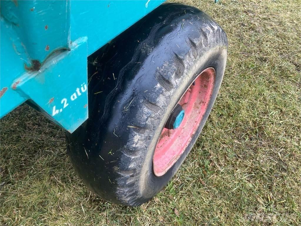 Steyr Hamster 803V セルフローディングトレーラー