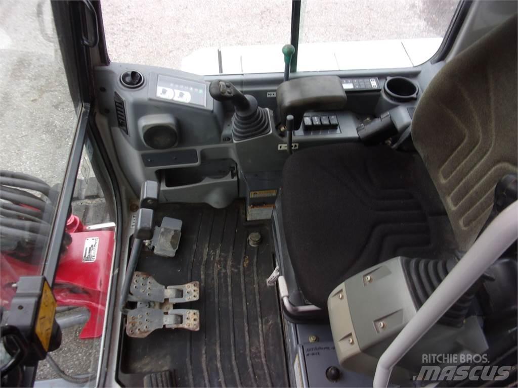 Takeuchi TB 235 ミニ油圧ショベル 7t以下（ミニユンボ・ミニディガー）