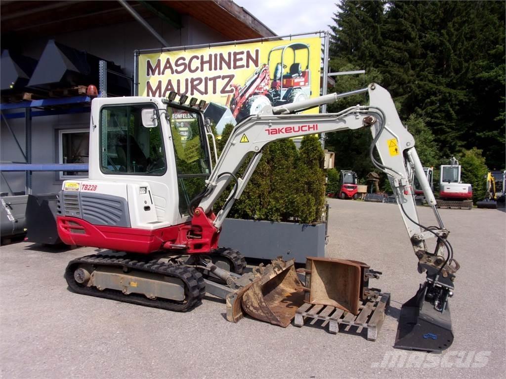 Takeuchi TB228 ミニ油圧ショベル 7t以下（ミニユンボ・ミニディガー）