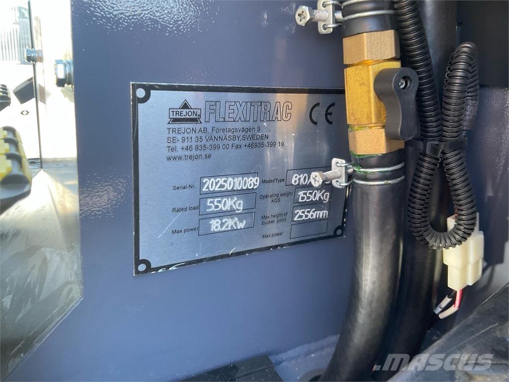 Trejon 1126 CAB フロントローダーとディガー