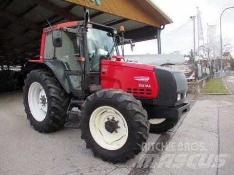 Valtra 6850 Hi Tech トラクター