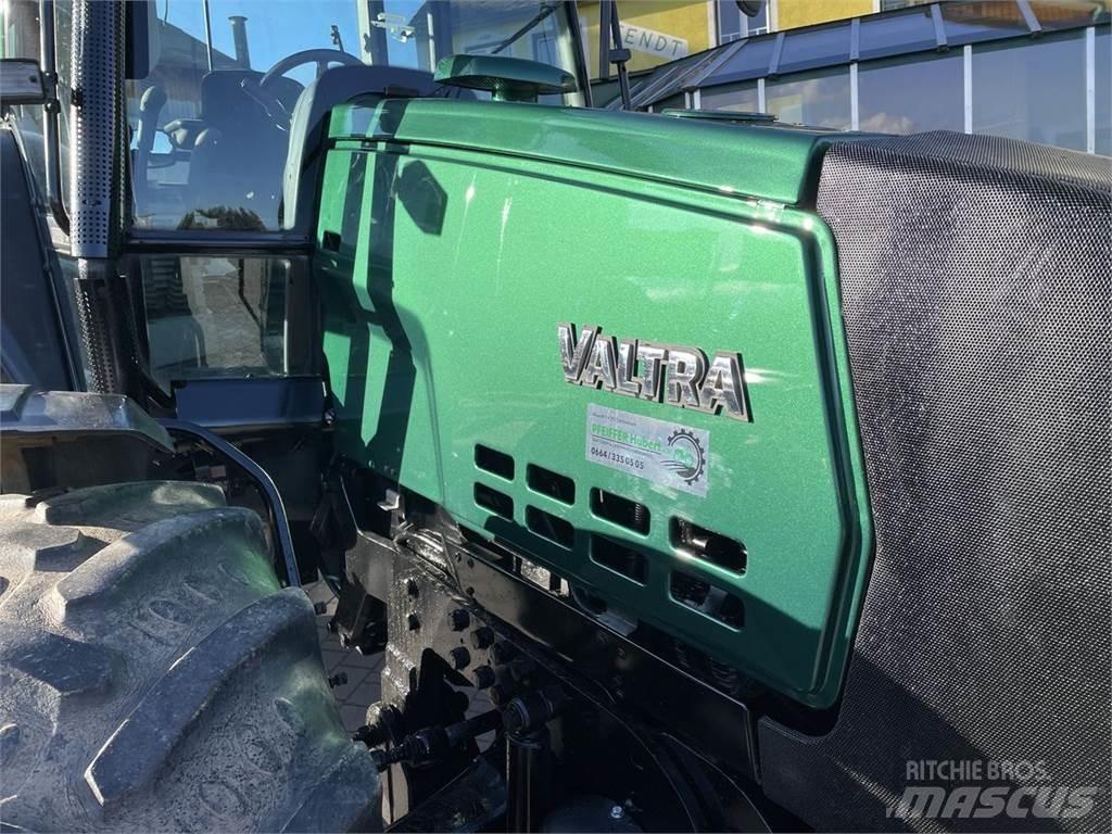 Valtra 6850 HiTech トラクター