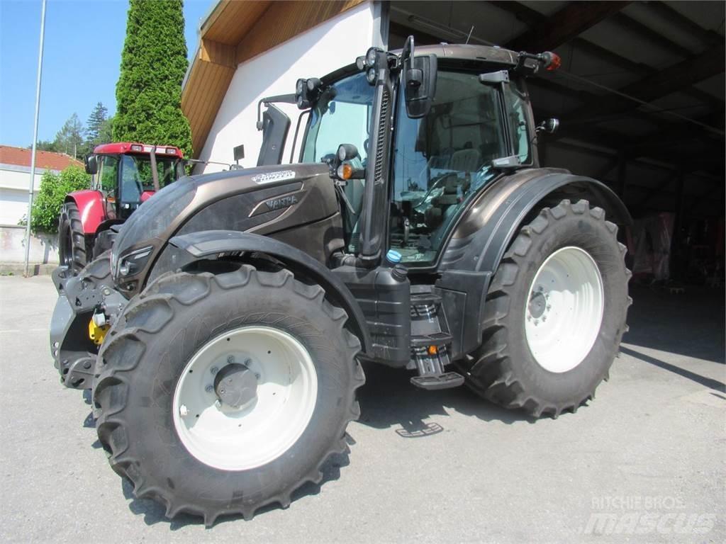 Valtra N134 (Stufe V) トラクター