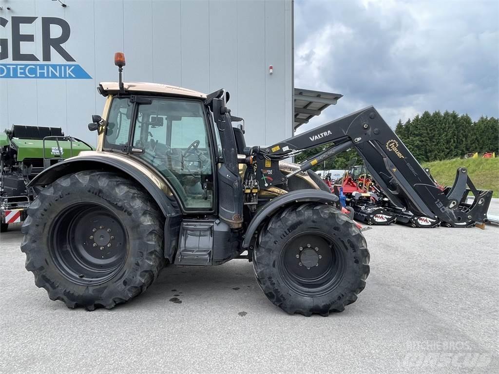 Valtra N174 HiTech トラクター