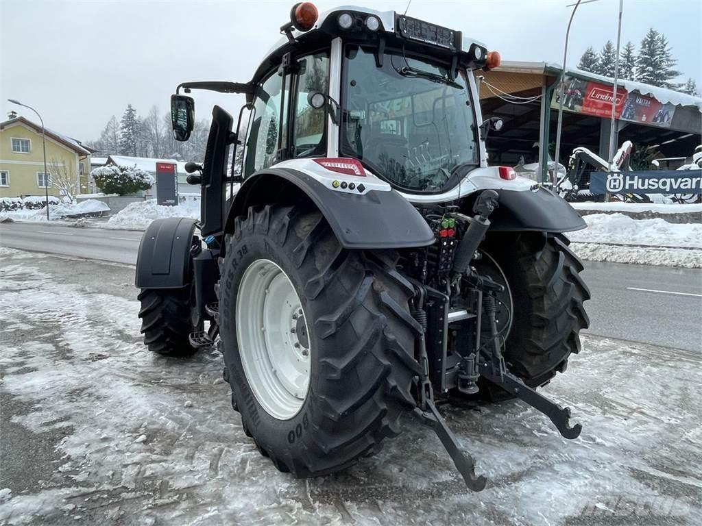 Valtra N175 Active トラクター