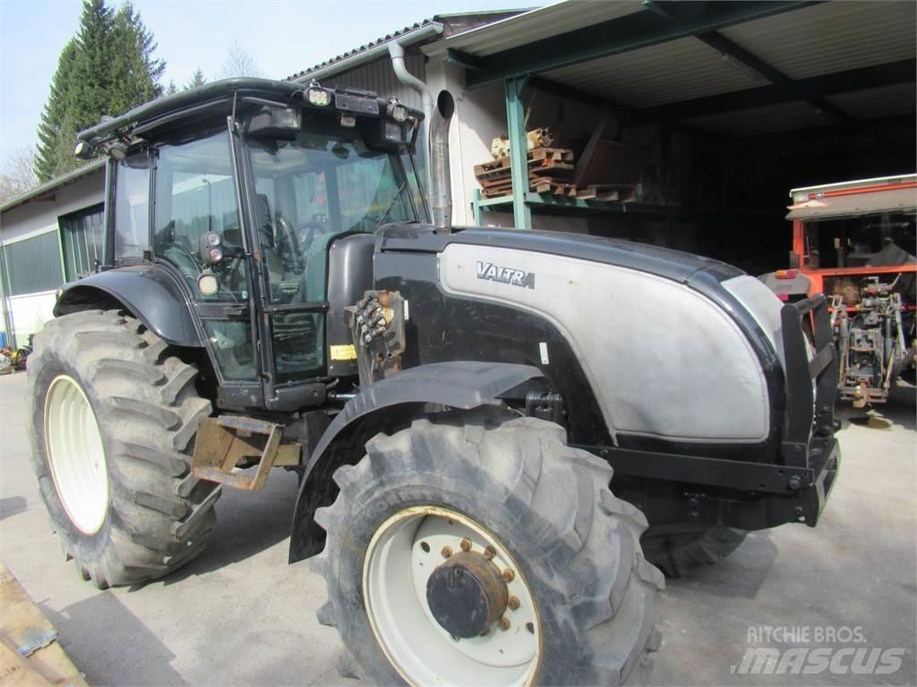 Valtra XM 130 トラクター