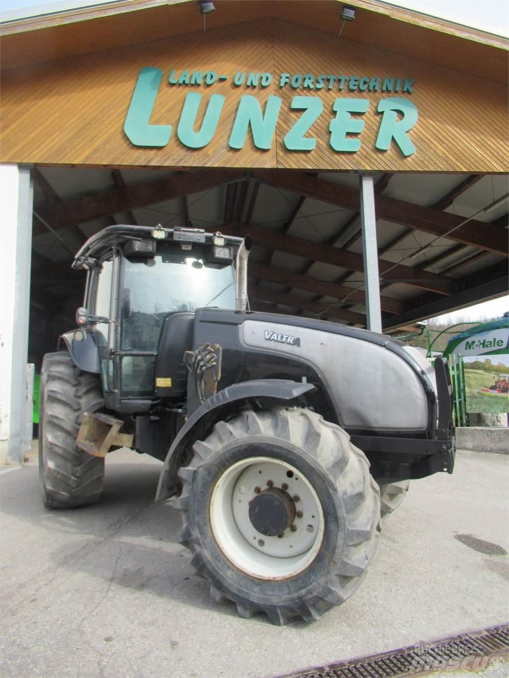 Valtra XM 130 トラクター