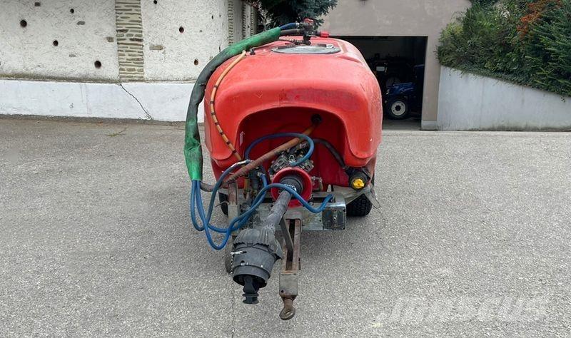 Vogel & Noot 800 L 牽引型スプレイヤー