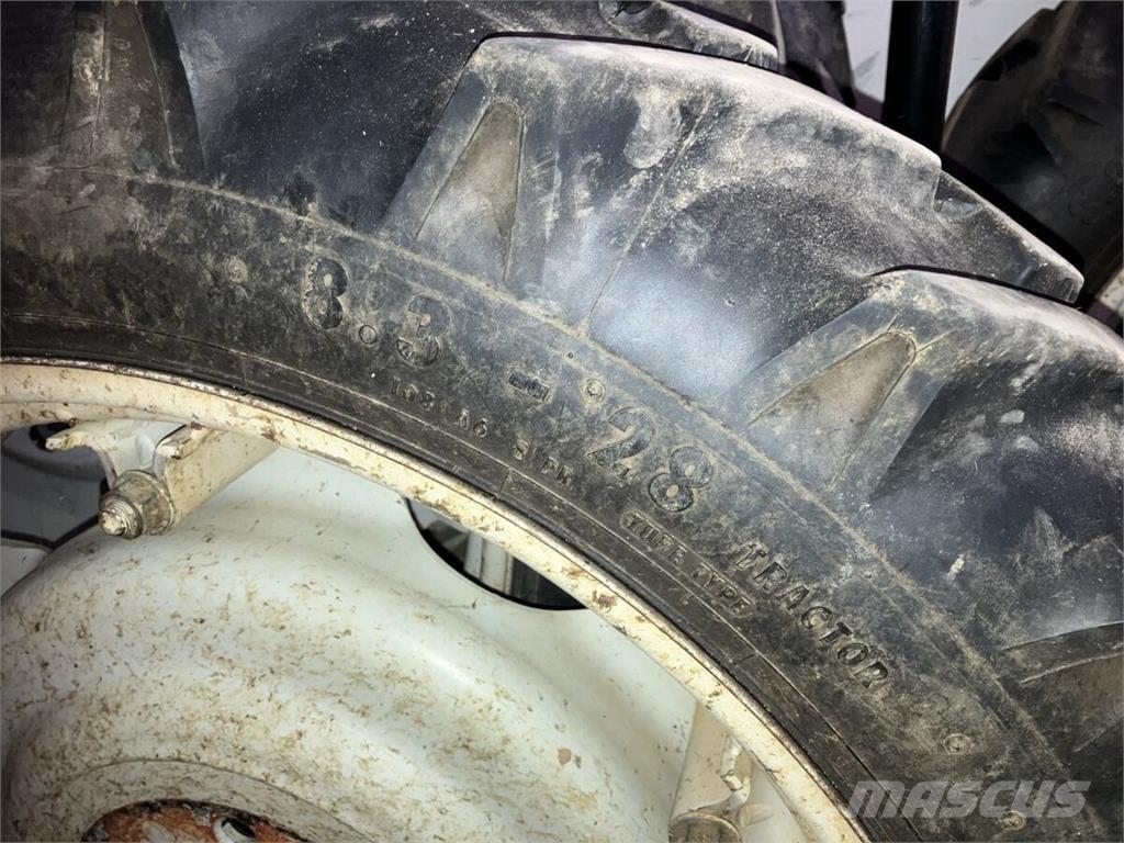  W7x28 タイヤ、ホイル、リム