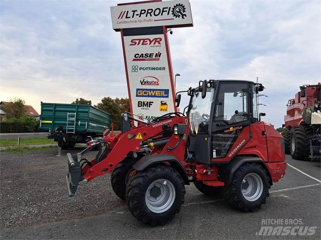 Weidemann 1390 フロントローダーとディガー