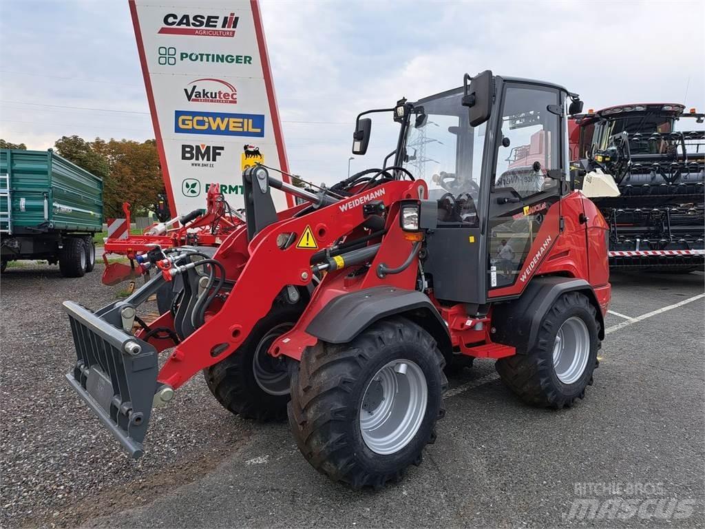 Weidemann 1390 フロントローダーとディガー
