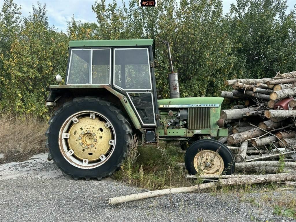 John Deere 2130 トラクター