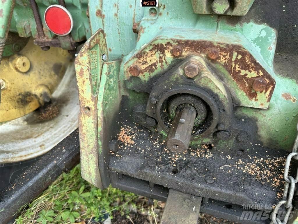 John Deere 2130 トラクター