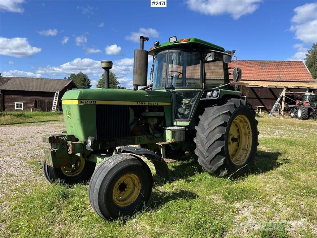 John Deere 4230 トラクター