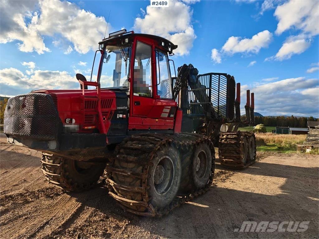 Komatsu 895 フォワーダー