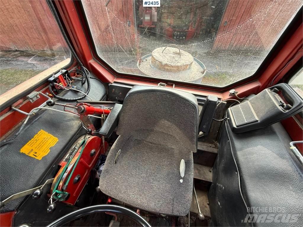 Volvo BM T 800 C トラクター