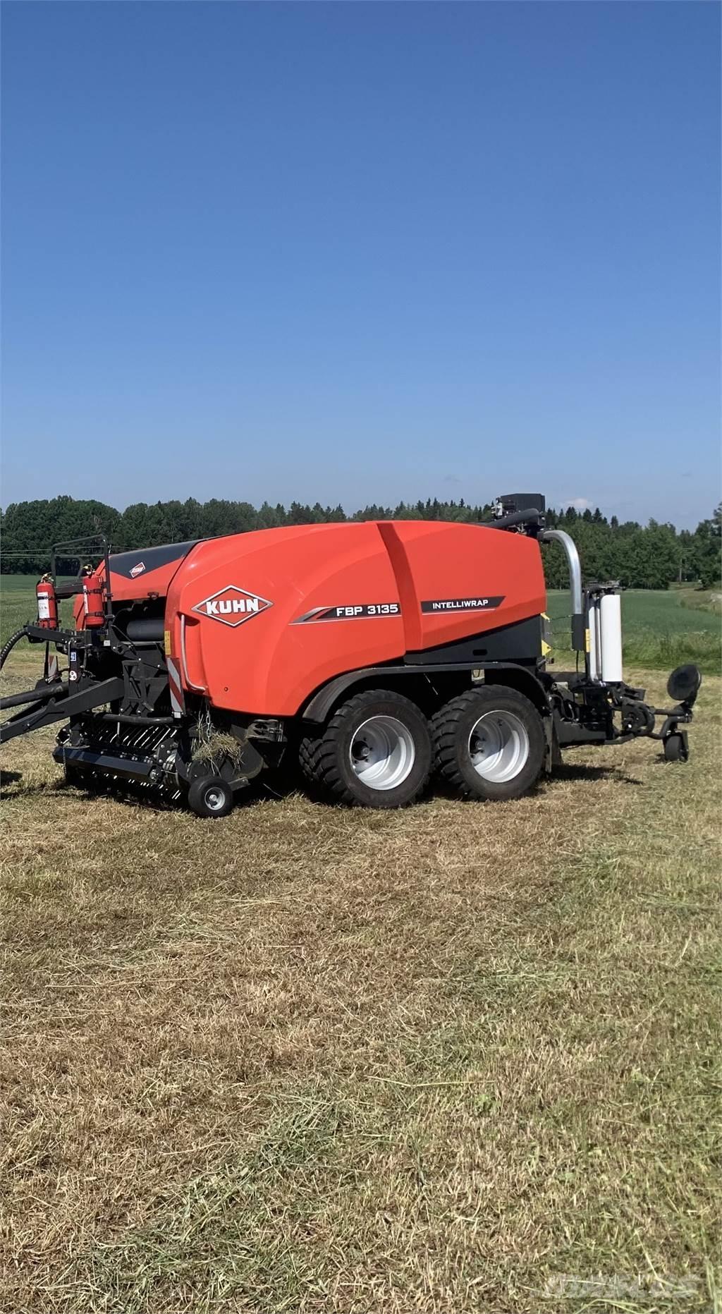 Kuhn FB 3135 ラウンドベーラー