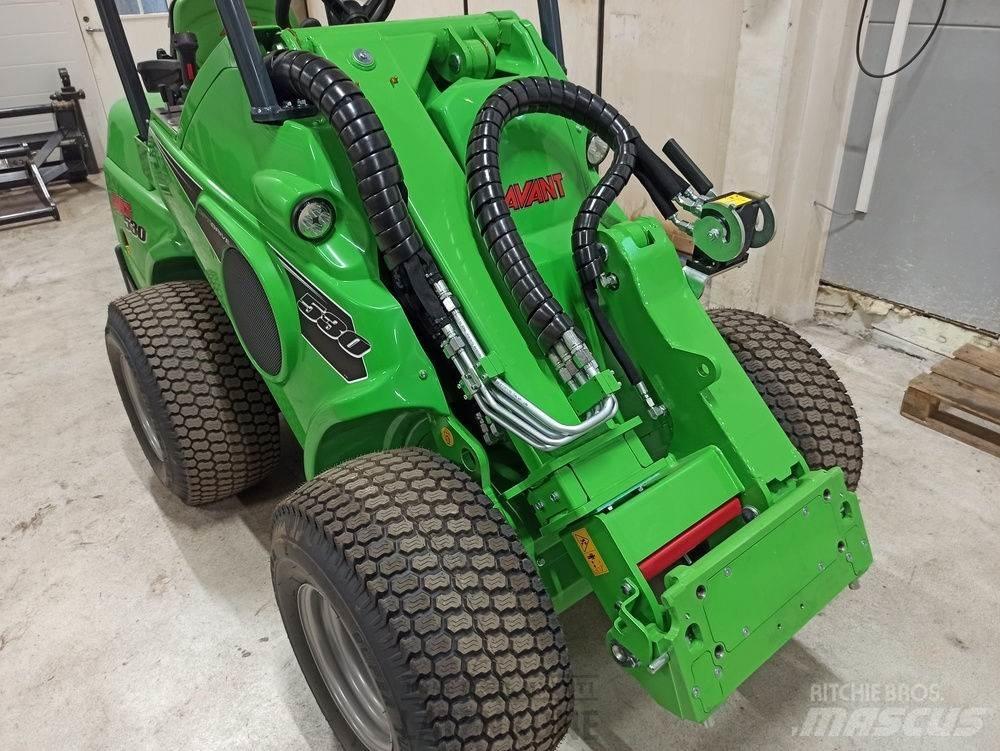 Avant 530 ミニローダー