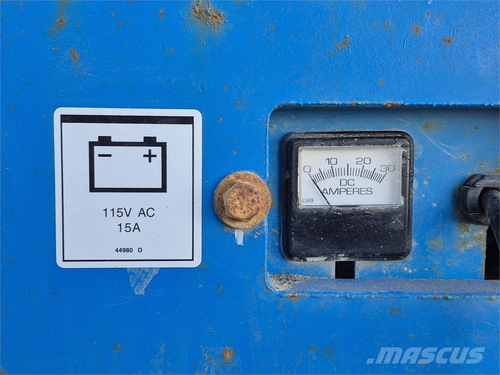 Genie Z40/23N ブームリフト　屈伸型