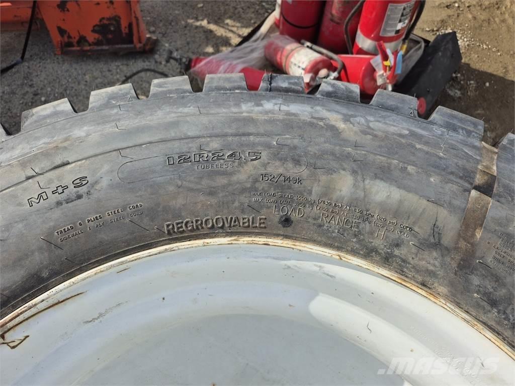 Goodyear G177 タイヤ、ホイル、リム
