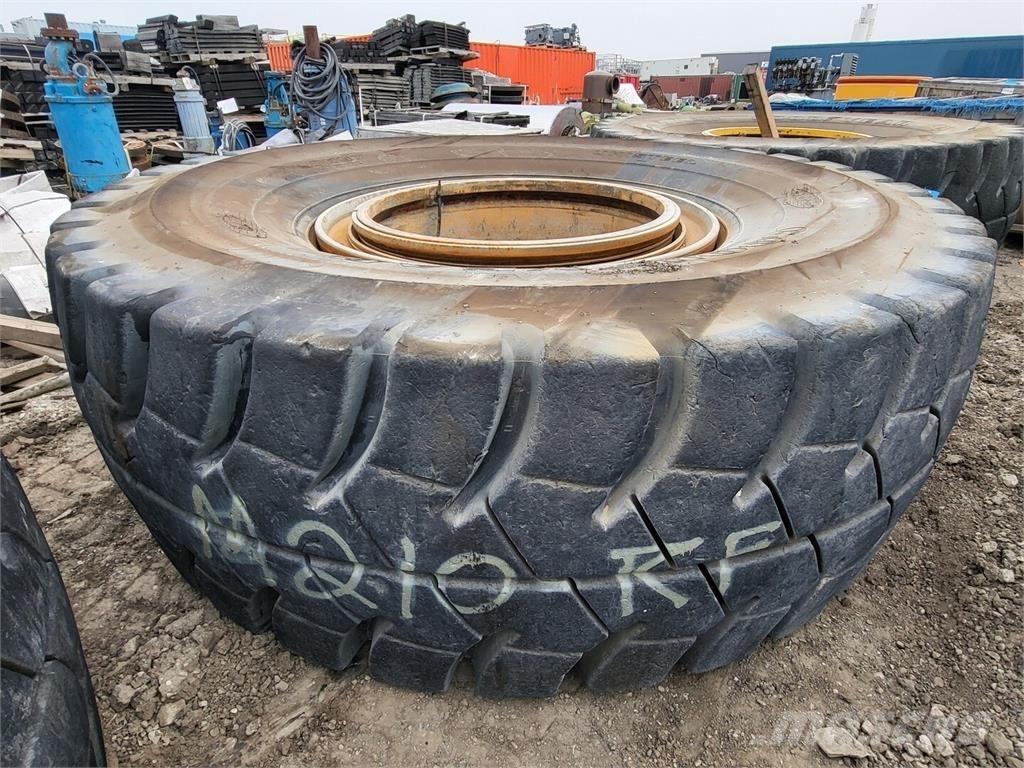 Goodyear RM-4B+ タイヤ、ホイル、リム