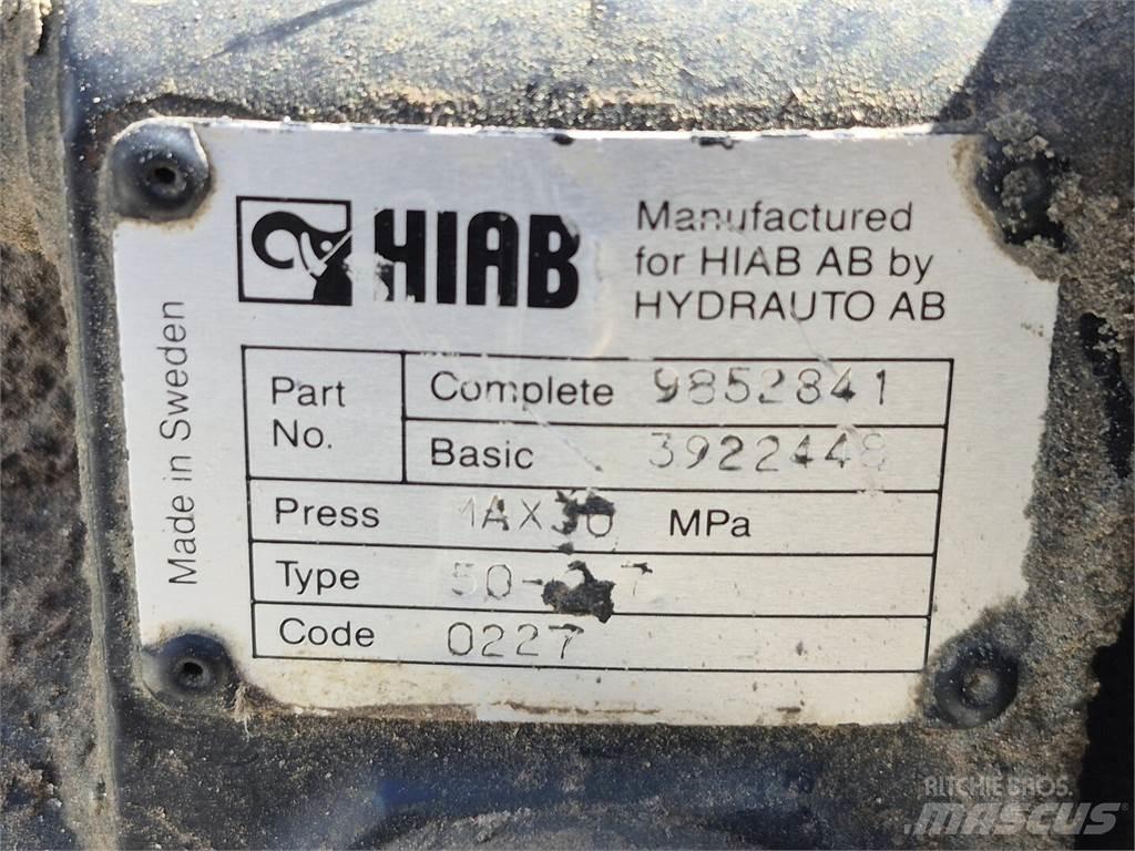 Hiab 122B-2-CL クレーン部品と設備