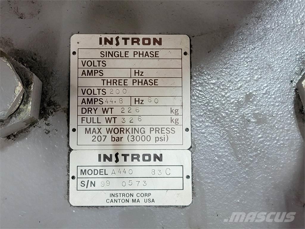  INSTRON A440 83C ウォーターポンプ