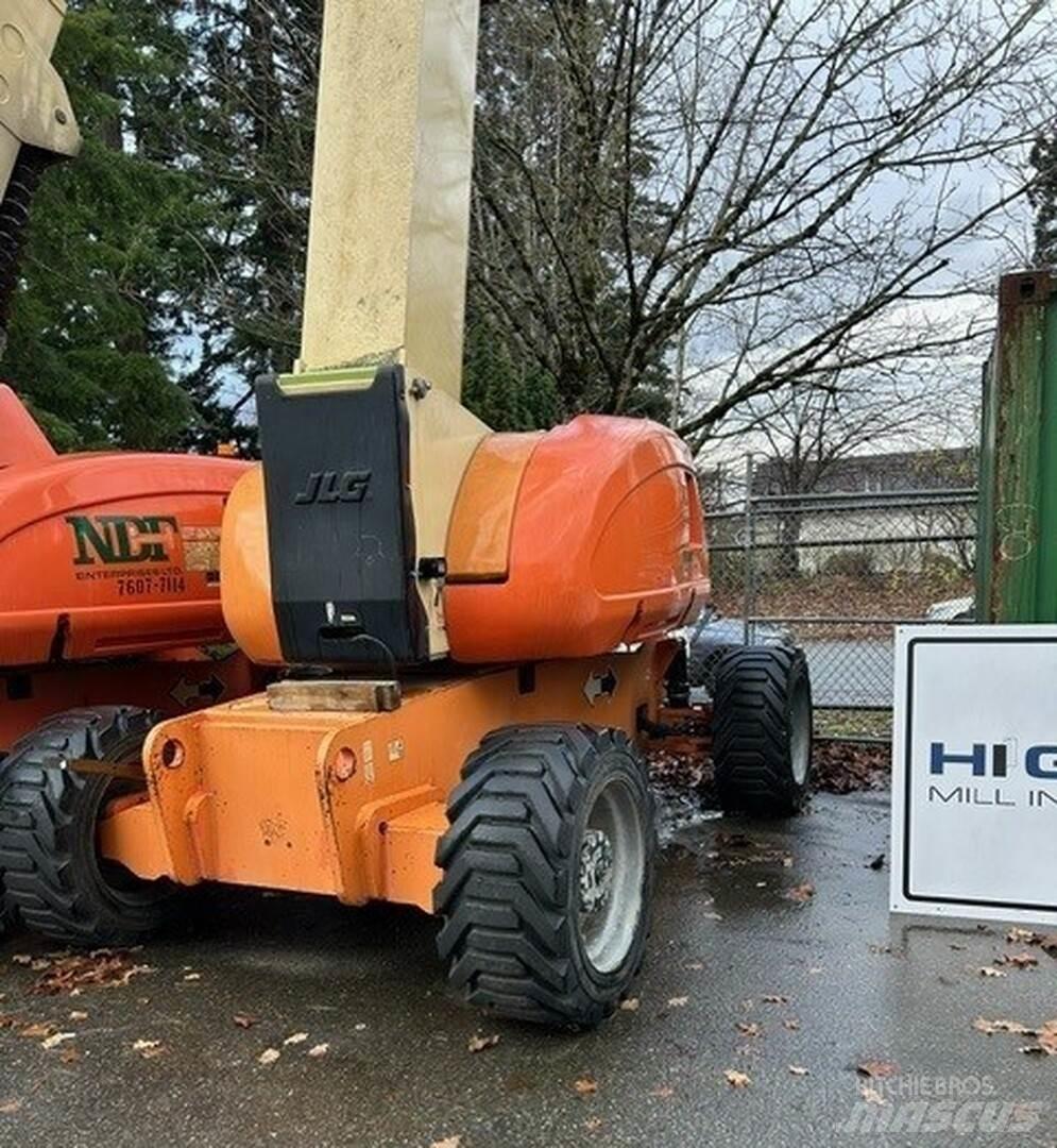 JLG 800AJ ブームリフト　屈伸型