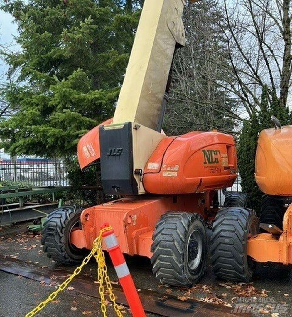JLG 800AJ ブームリフト　屈伸型