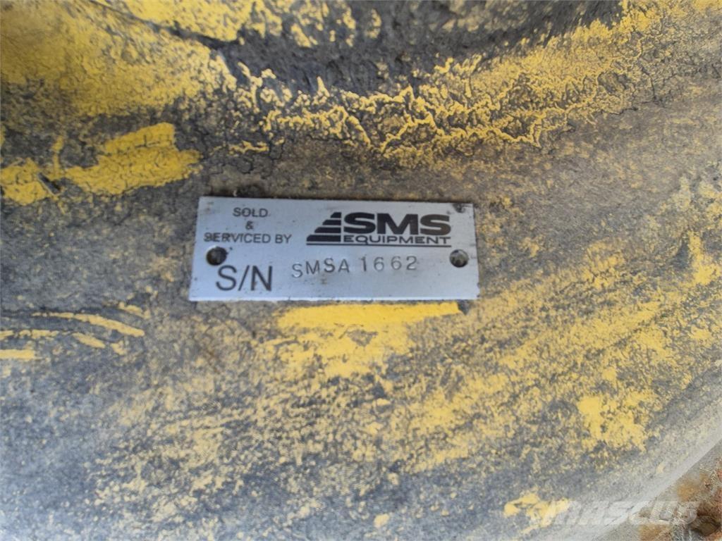 Komatsu  アーティキュレート式ダンプトラック