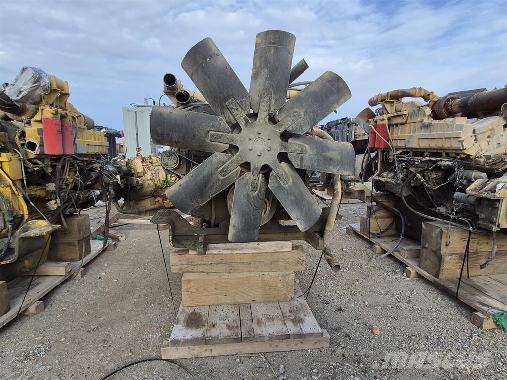 Komatsu  アーティキュレート式ダンプトラック