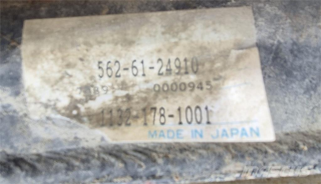 Komatsu  アーティキュレート式ダンプトラック