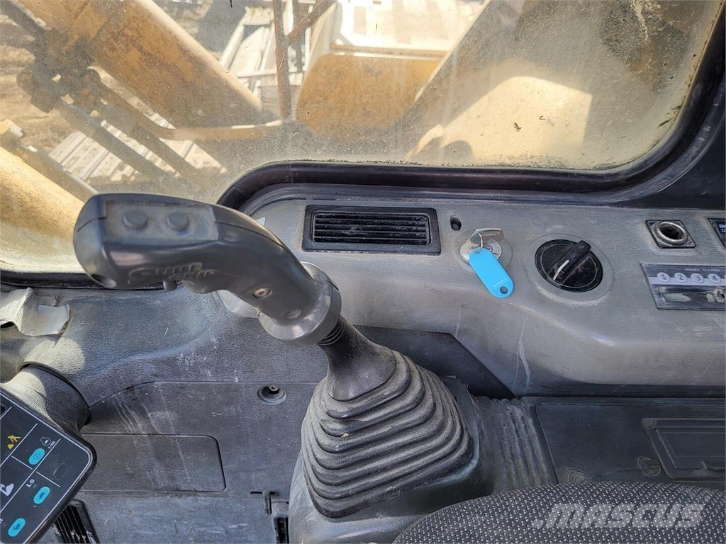 Komatsu PC600LC-6 ホイール式油圧ショベル（パワーショベル・ユンボ・バックホー）