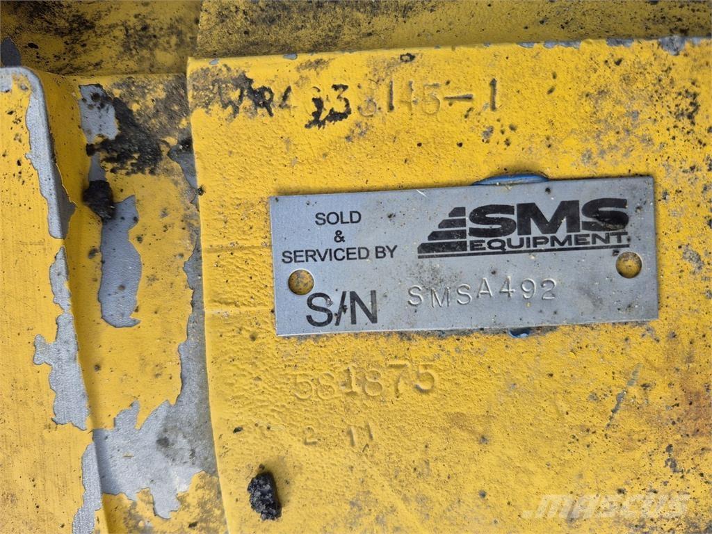 Komatsu R561-13-51030 アーティキュレート式ダンプトラック