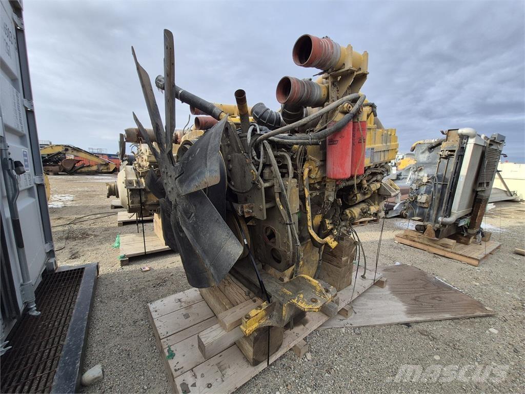 Komatsu SAA12V140 アーティキュレート式ダンプトラック