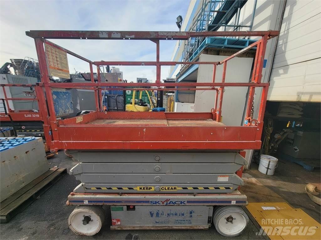 SkyJack SJ3 4632 シザースリフト