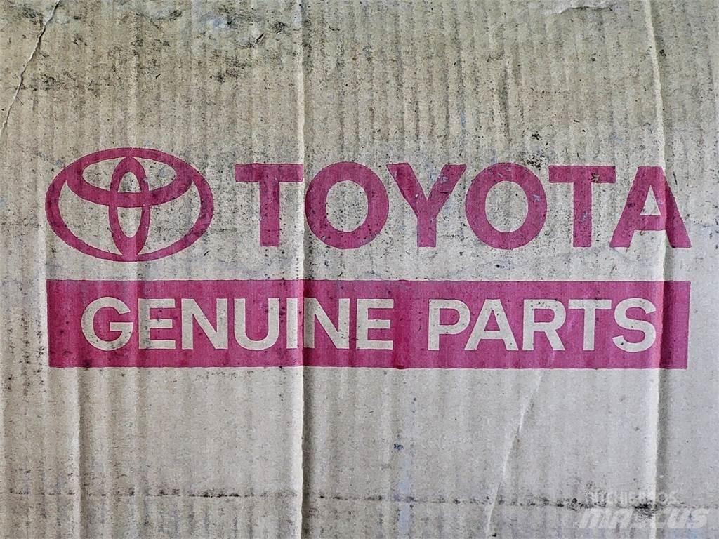 Toyota 67002-60500 ユーティリティー機械