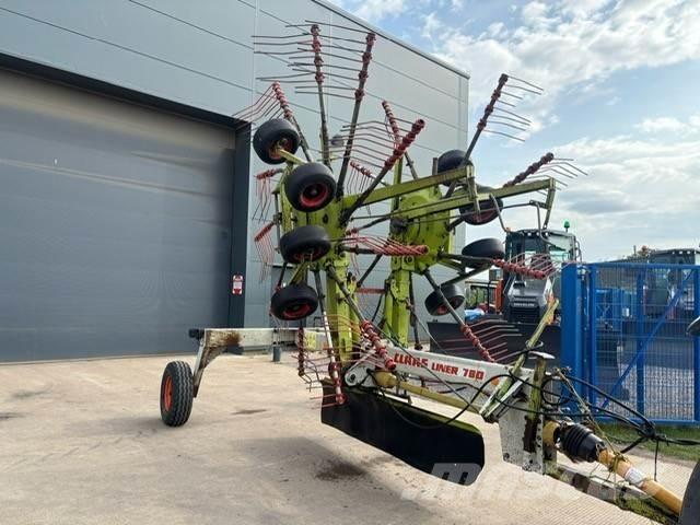 CLAAS Liner 780 テッダー・テッダーレーキ