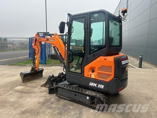 Develon DX19-7 大型油圧ショベル12t以上（パワーショベル・ユンボ）