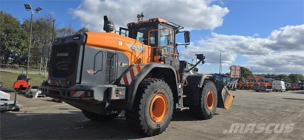 Doosan DL320-7 ホイールローダー・タイヤショベル