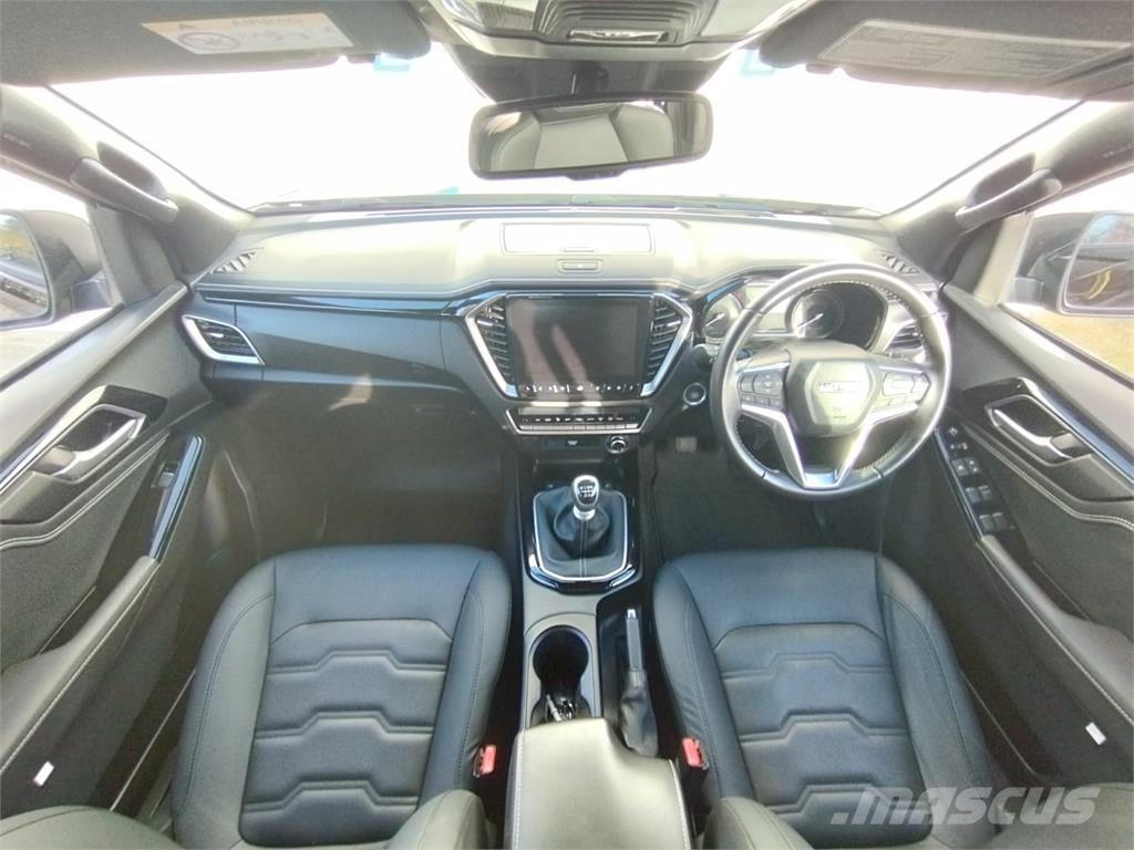 Isuzu V-Cross ピックアップ／ドロップサイド