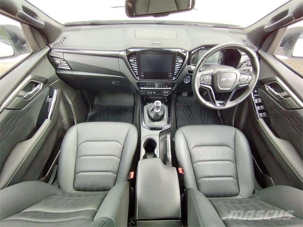 Isuzu V-Cross ピックアップ／ドロップサイド