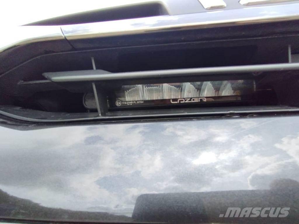 Isuzu V-Cross ピックアップ／ドロップサイド