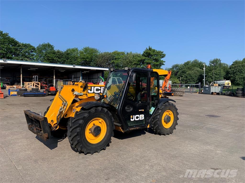 JCB 527-58 テレスコーピックハンドラー