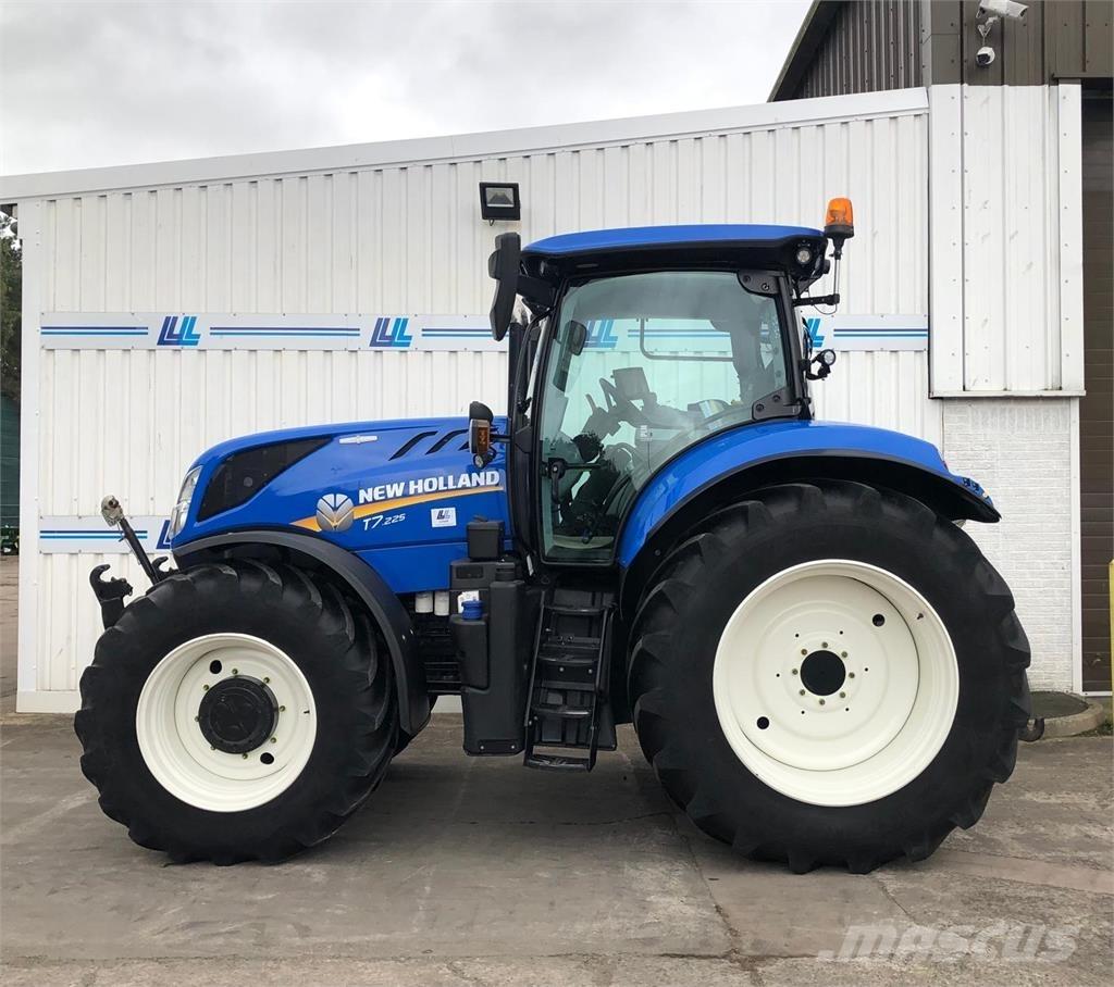 New Holland T7.225 トラクター