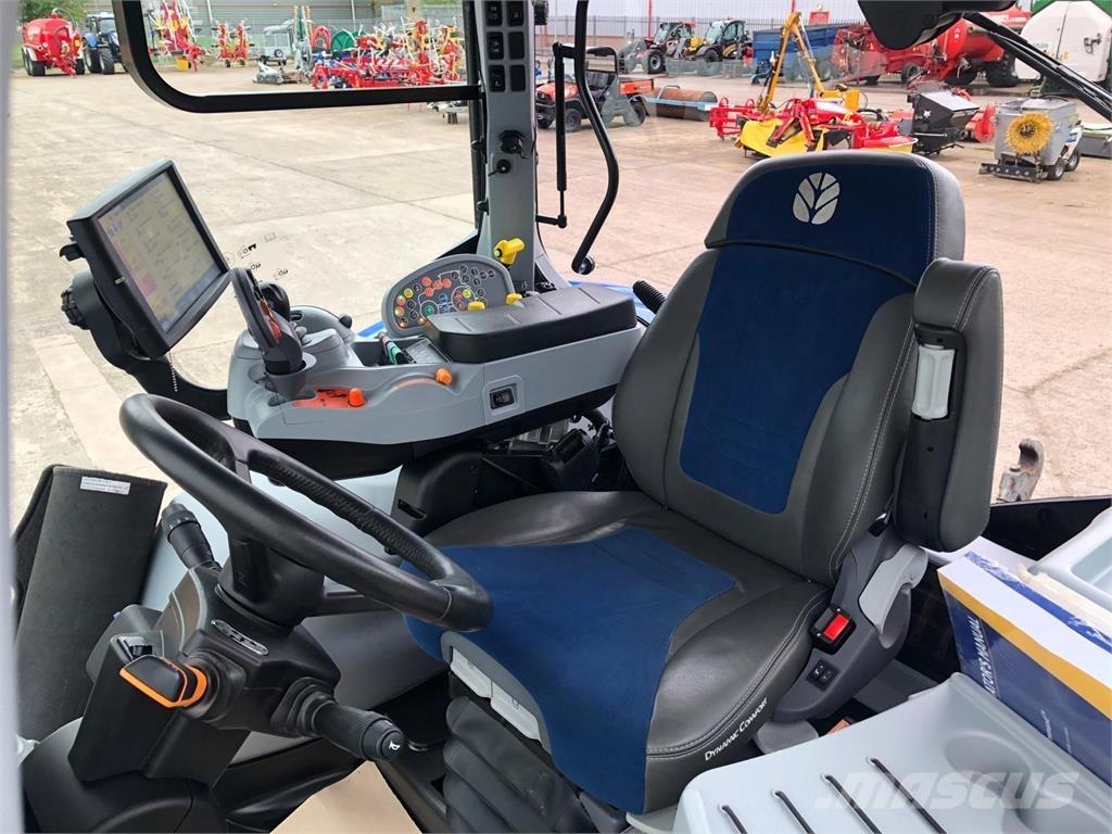 New Holland T7.225 トラクター
