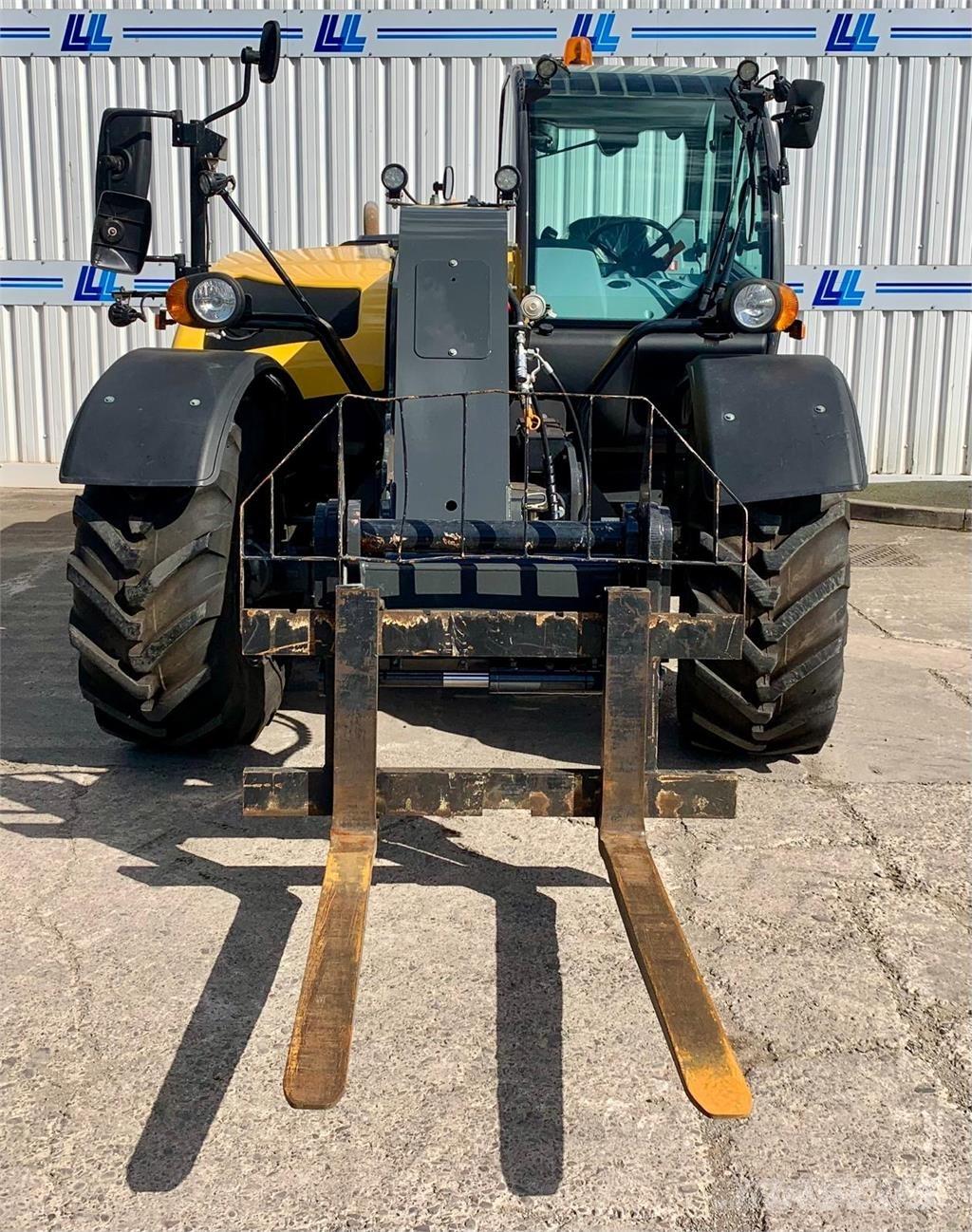 New Holland TH7.37 テレスコーピックハンドラー